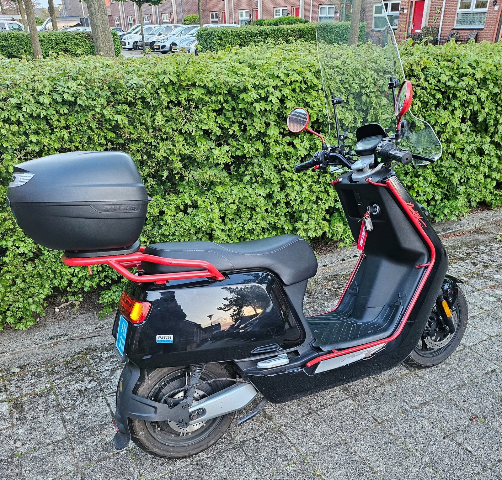 Niu elektrisce scooter, Fietsen en Brommers, Snorfietsen en Snorscooters, Overige merken, Elektrisch, Ophalen of Verzenden, Zo goed als nieuw