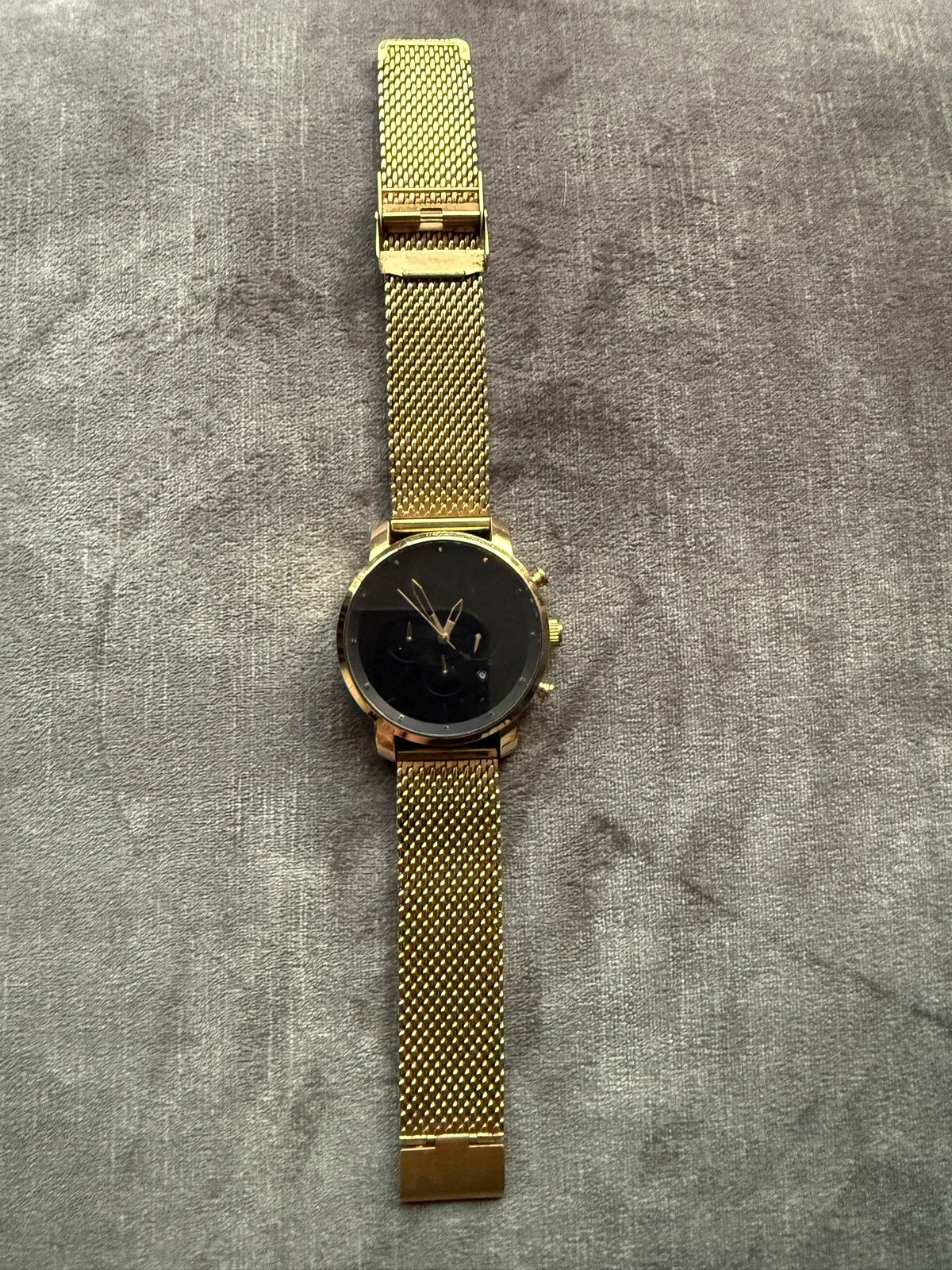 MVMT Gouden Horloge met Zwarte Wijzerplaat, Gebruikt, Polshorloge, Goud, Ophalen