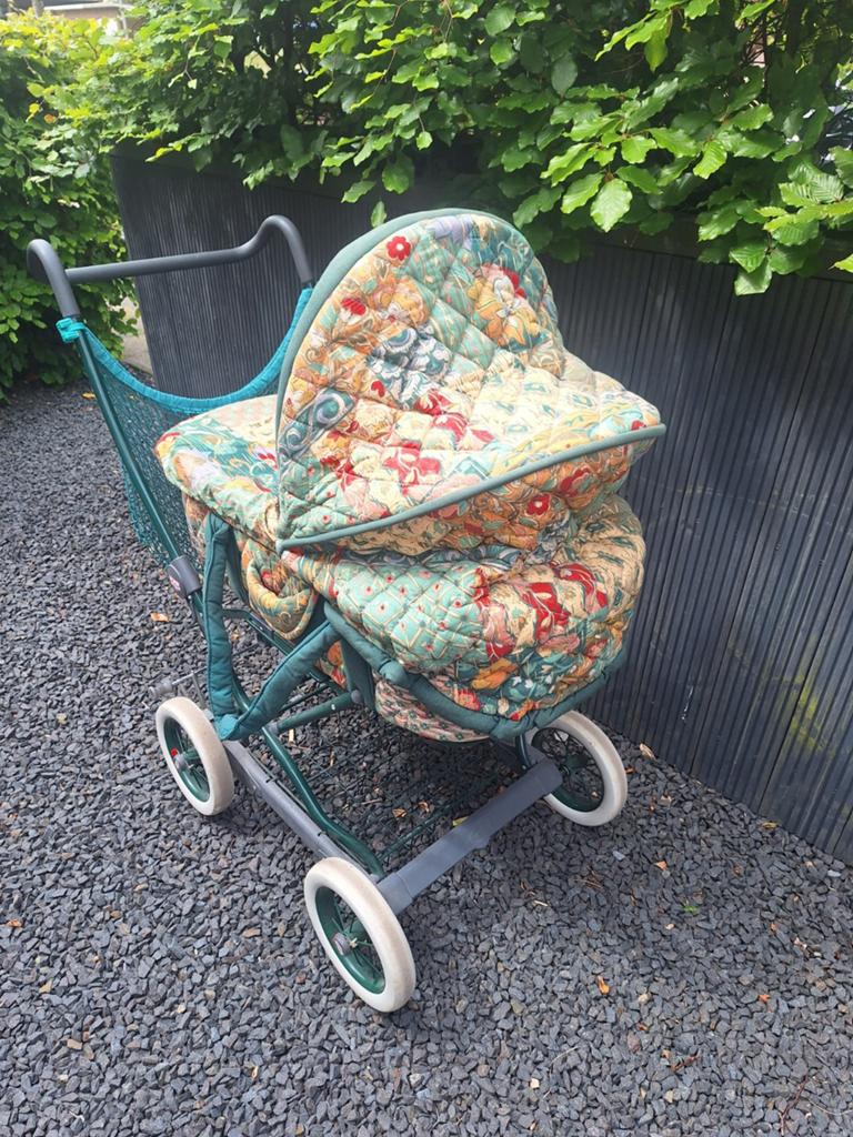 Vintage kinderwagen met bloemenprint, Kinderen en Baby's, Kinderwagens en Combinaties, Ophalen, Gebruikt, Kinderwagen, Overige merken