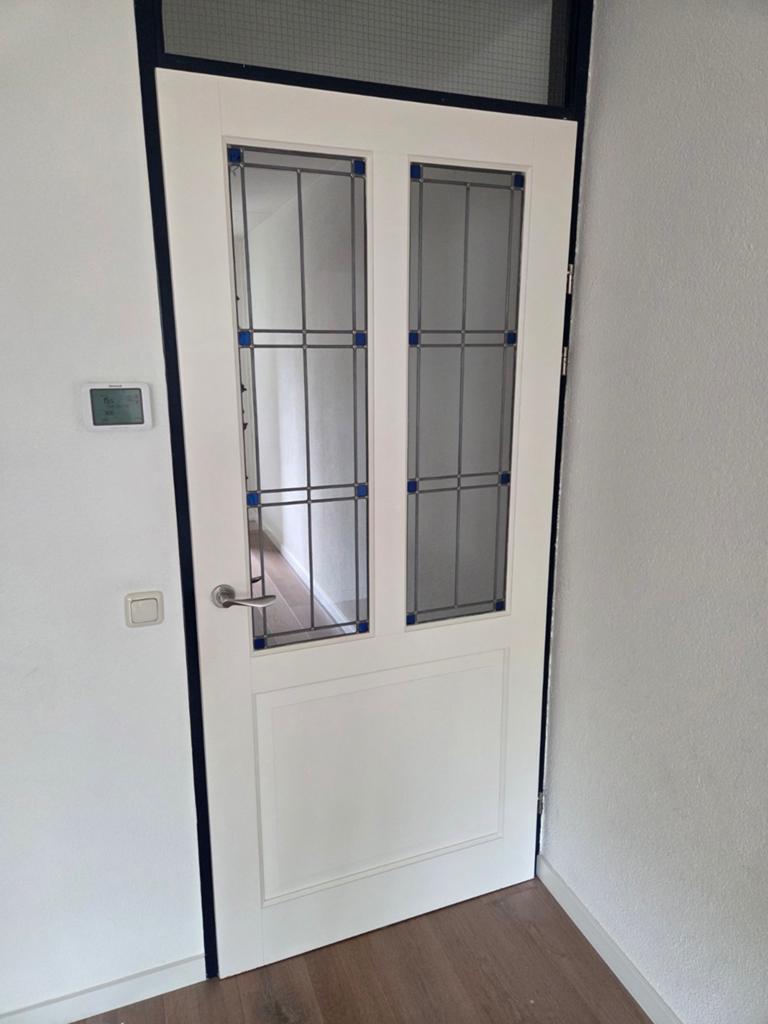 Binnendeur met glas-in-lood look en deurbeslag, Ophalen, Gebruikt, 80 tot 100 cm, Binnendeur