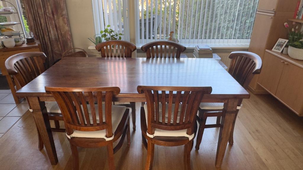 Mooie teakhouten eettafel met 6 teakhouten stoelen, Ophalen, Gebruikt, 200 cm of meer, 50 tot 100 cm