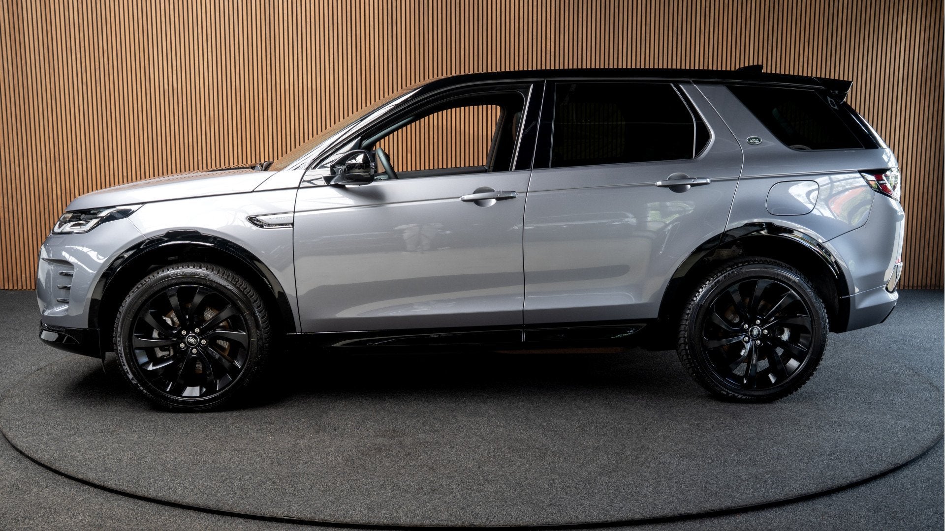 Land Rover Discovery Sport 1.5 P270e PHEV Panodak Leer Navi, Auto's, Automaat, Dealer onderhouden, Zwart, Discovery Sport