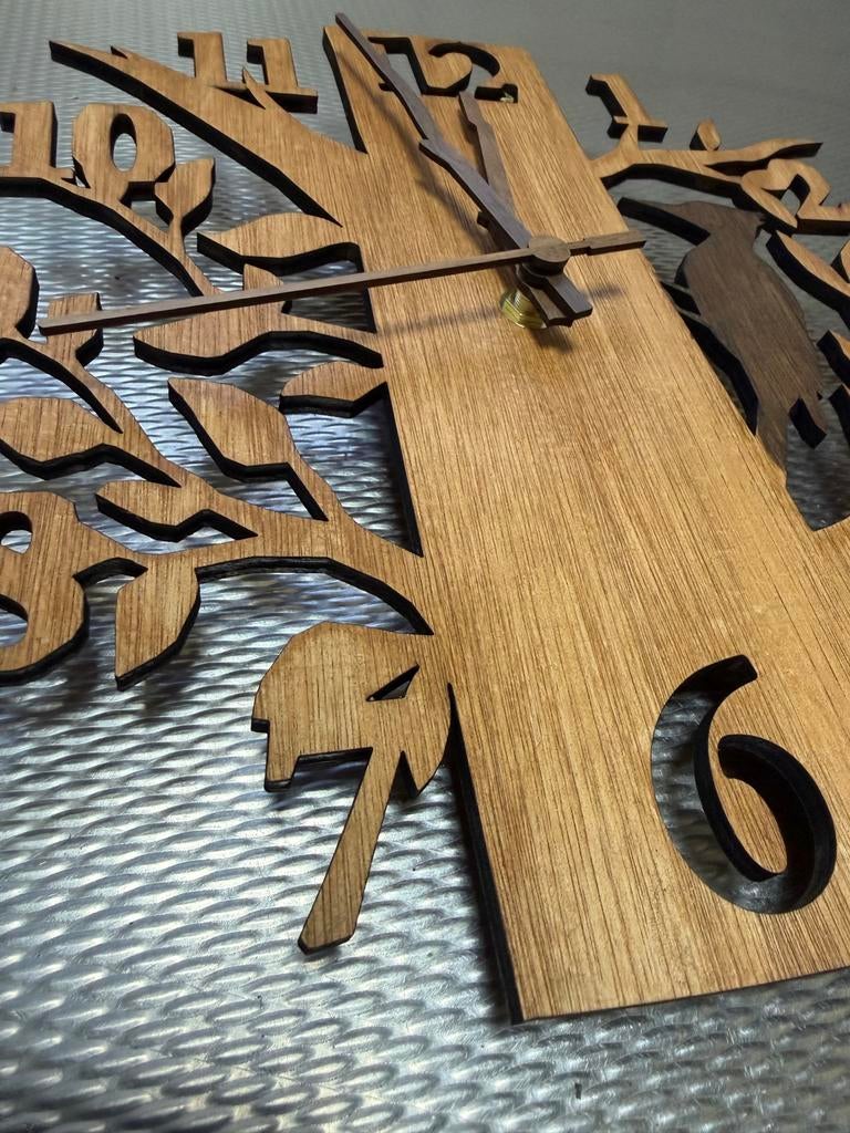 Houten wandklok met specht en takkenwijzers - stil uurwerk, Ophalen of Verzenden, Nieuw, Wandklok