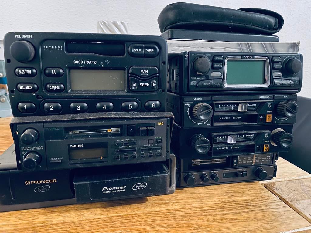 Te koop div. oude autoradio’s, Ophalen, Gebruikt