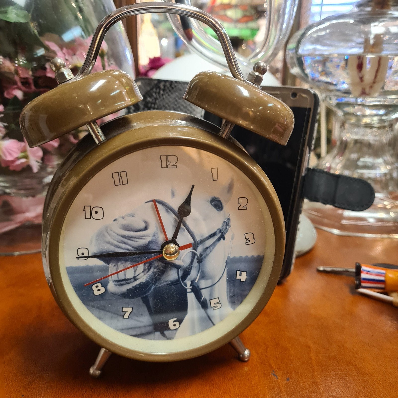 Vintage wekker tafelklok met paardenprint - Zo goed als nieu, Bruin, Analoog, Werkt op batterijen, Ophalen of Verzenden