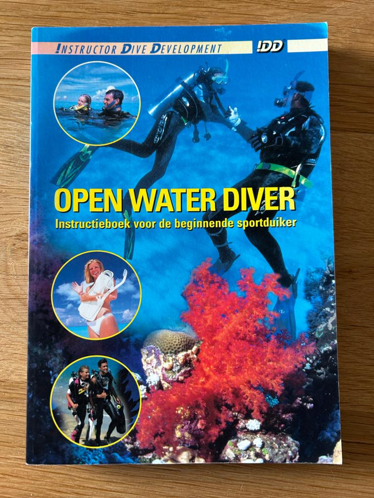 Open Water Diver Instructieboek - IDD Duikcursus, Ophalen of Verzenden, Zo goed als nieuw, Overige niveaus