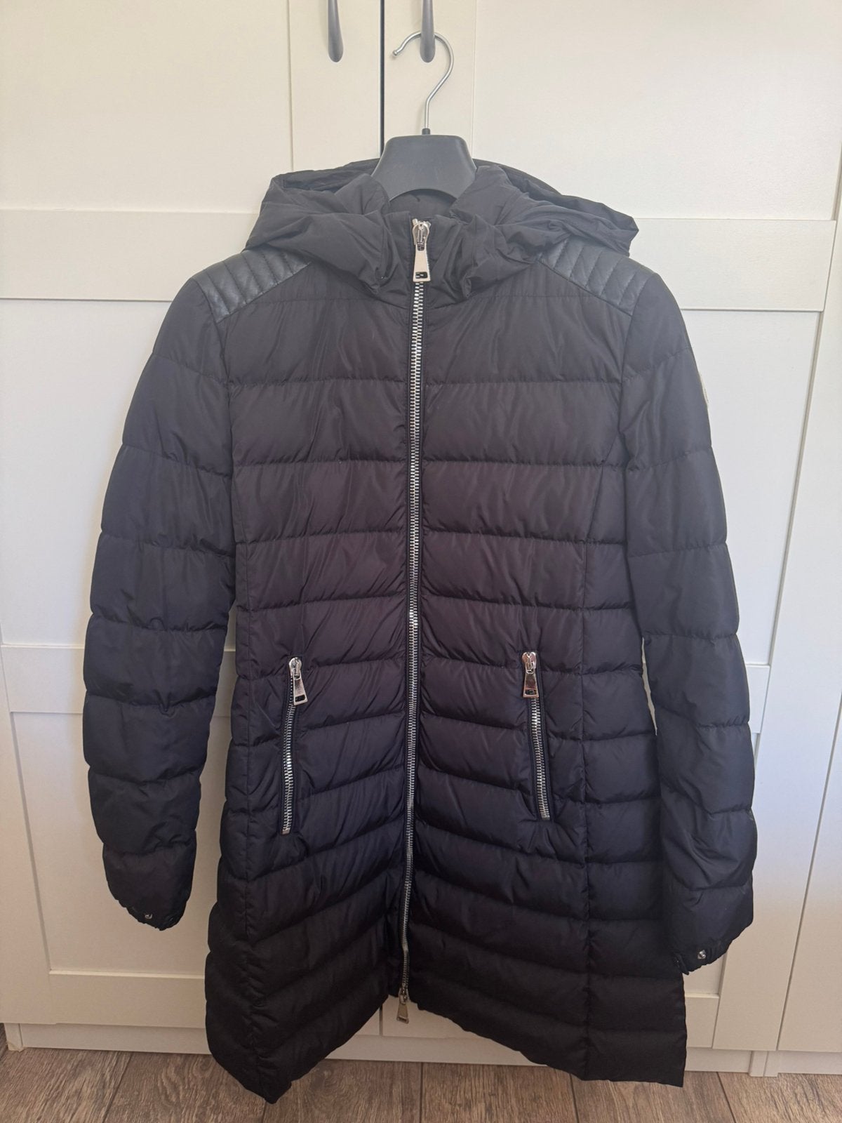 Moncer winterjas zwart maat 2, Kleding | Dames, Jassen | Winter, Ophalen of Verzenden, Zo goed als nieuw, Zwart