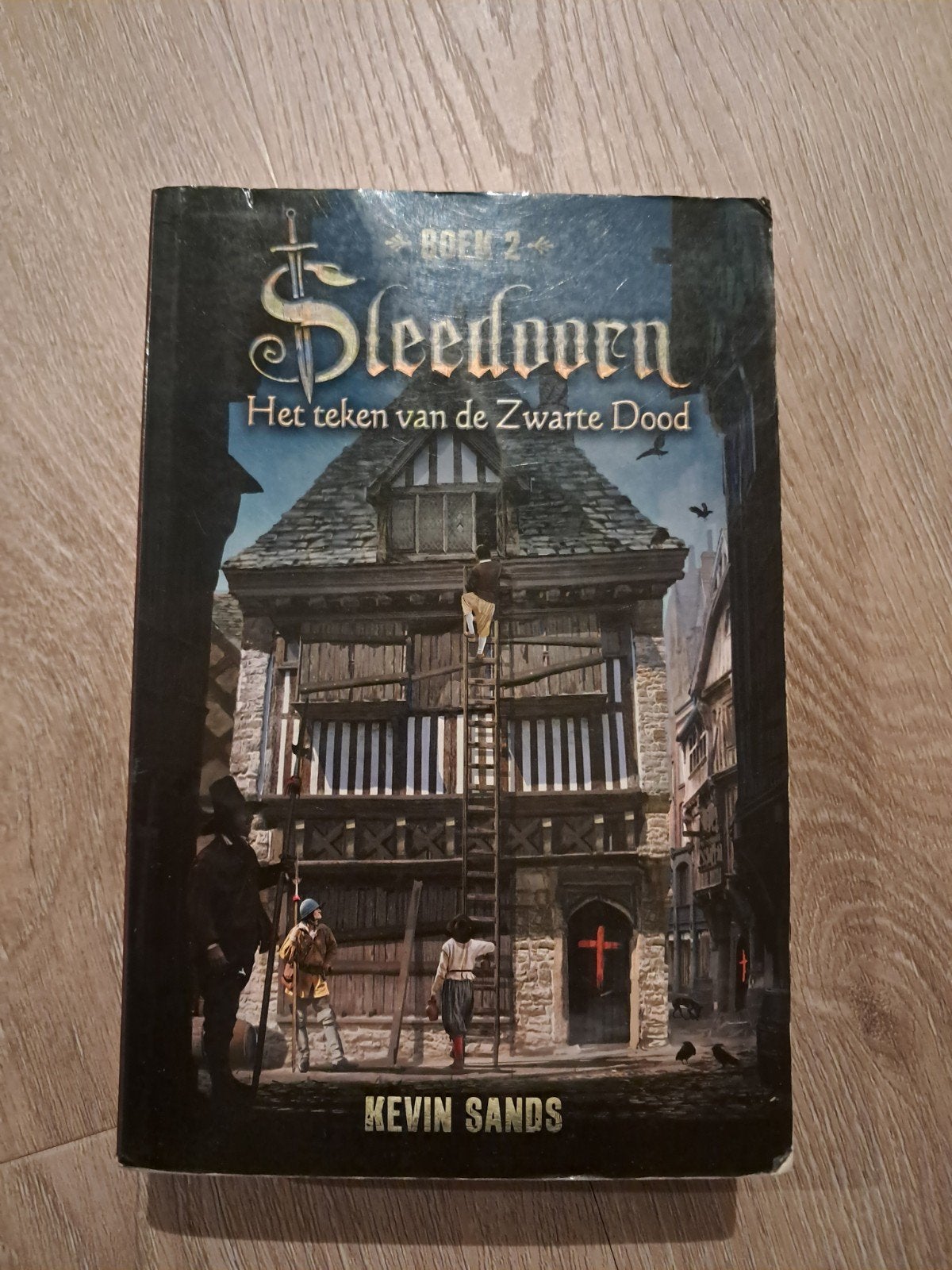 Kevin Sands - Het teken van de Zwarte Dood, Ophalen of Verzenden, Gelezen, Kevin Sands