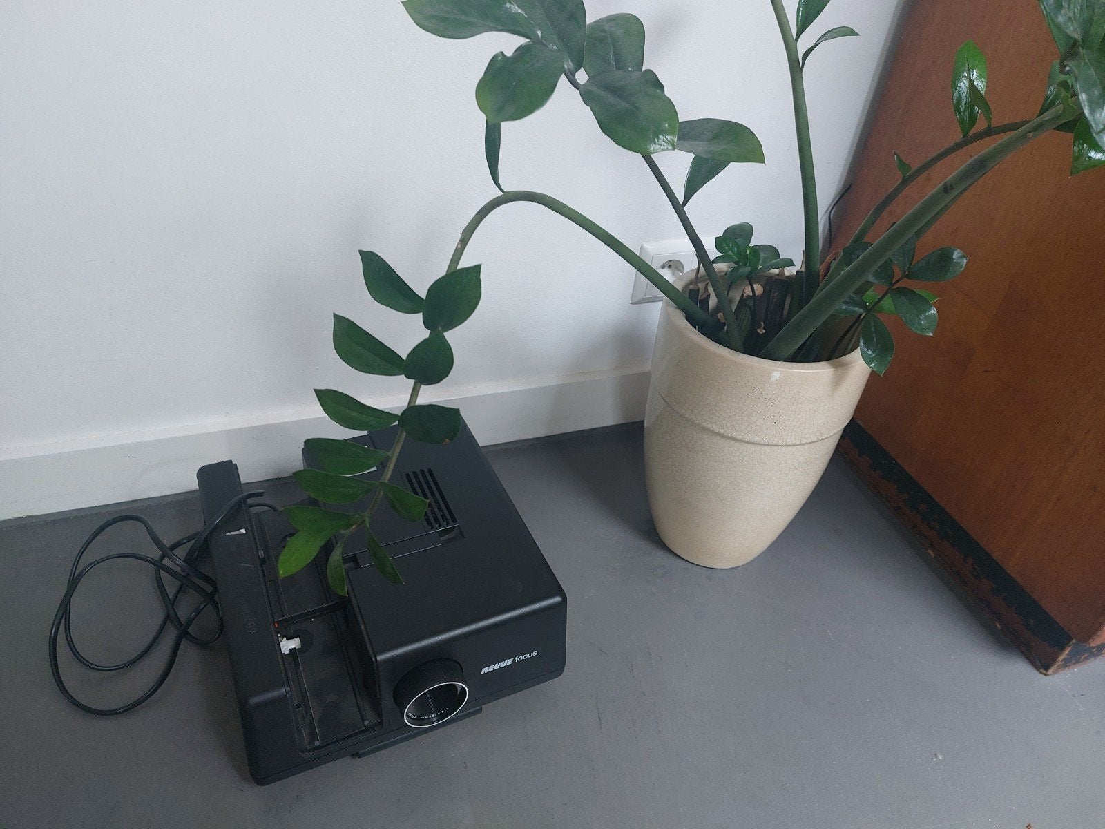 Vintage diaprojector -Revue Focus 300 AF, Ophalen of Verzenden, Gebruikt