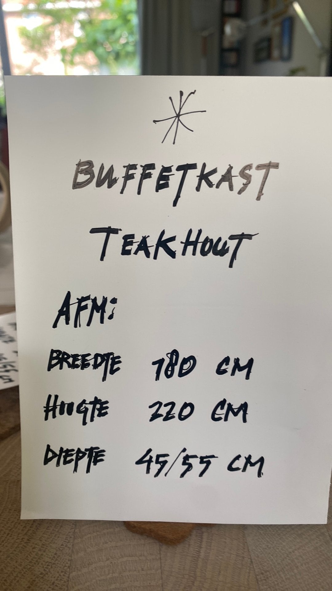 Teakhouten servieskast, hij moet weg!