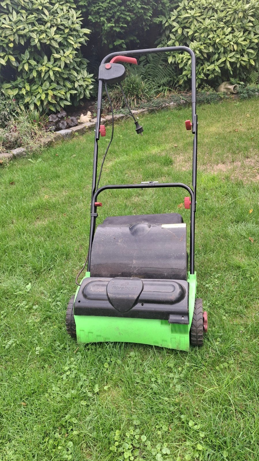 FloBest Elektrische verticuteermachine met Opvangzak, Tuin en Terras, Verticuteermachines, Ophalen, Gebruikt, Elektrisch, FloBest