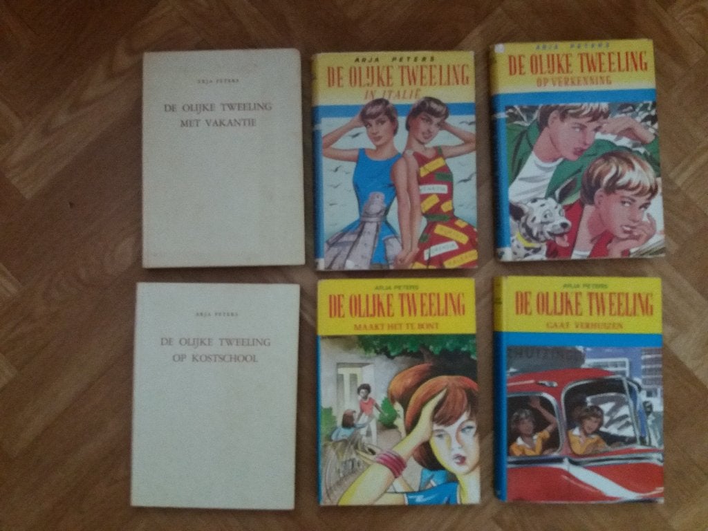 6 oude delen van "De Olijke Tweeling", door : Arja Peters., Gelezen, Non-fictie, Ophalen of Verzenden, Arja Peters.