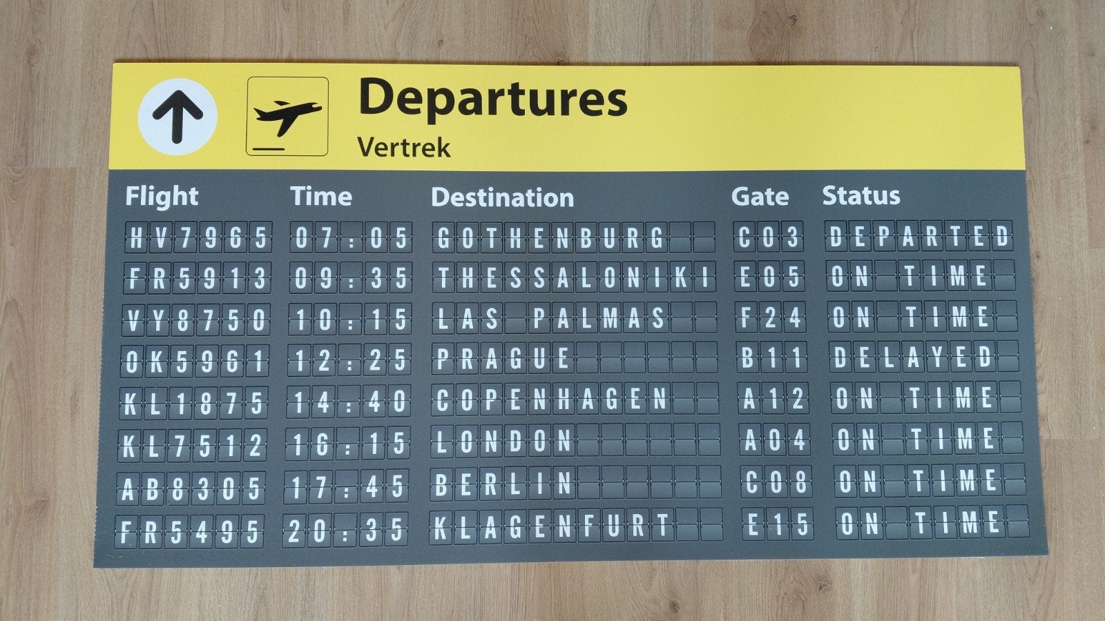 Vertrekbord ("Departures"), Ophalen, Zo goed als nieuw, 140 cm, 75 cm