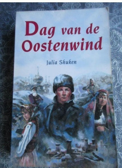 Julia Shuken - dag van de Oostenwind ( de groot goudriaan), Ophalen of Verzenden, Gelezen