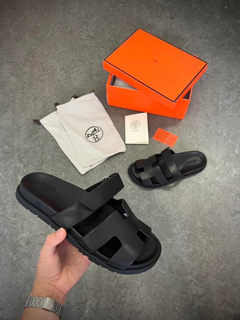 Hermes Chypre sandalen Zwart Maat 43, Sandalen, Zwart, Ophalen of Verzenden, Zo goed als nieuw