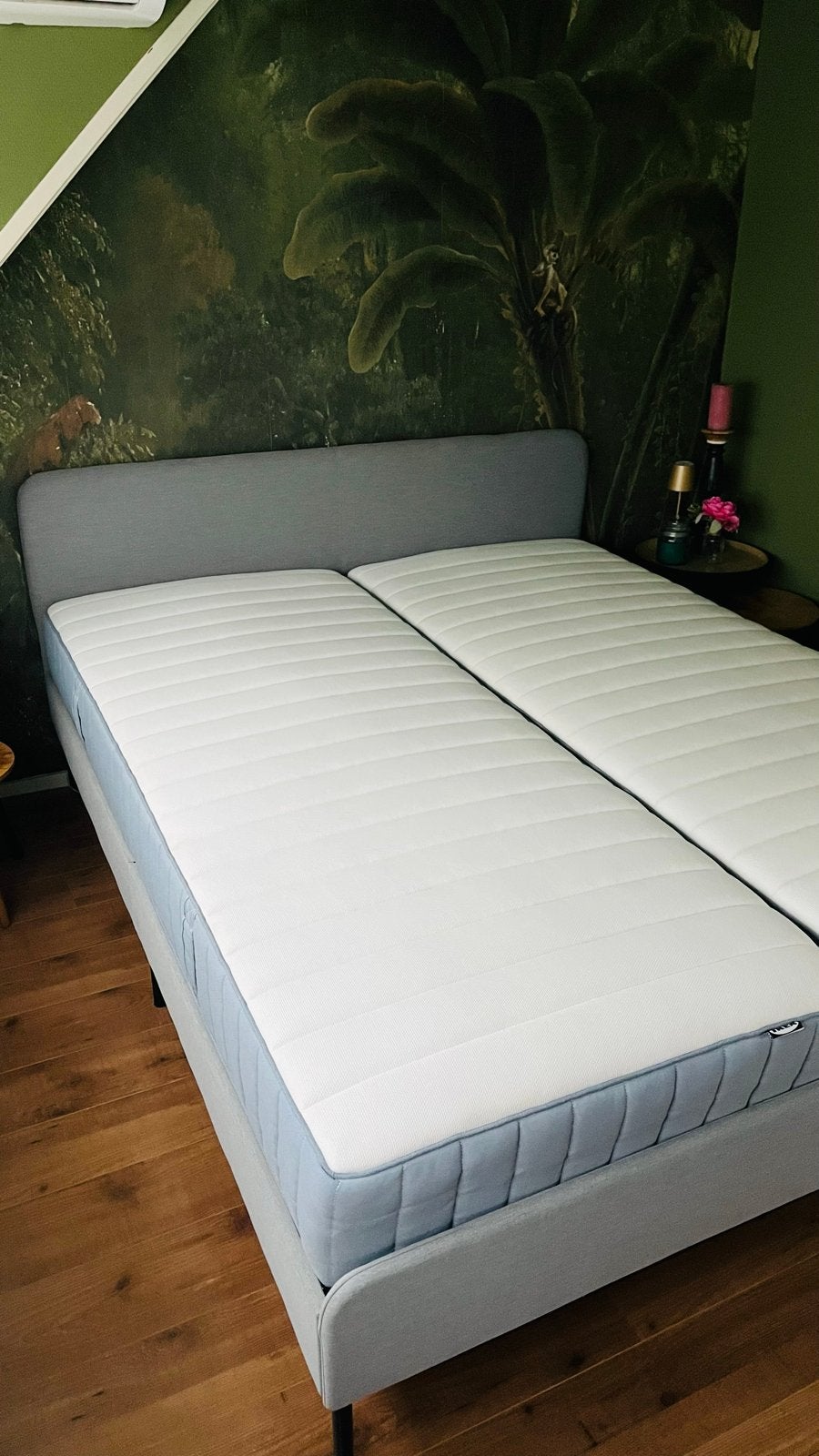 IKEA Slattum bedframe lichtgrijs met matrassen, 160x200 cm, Ophalen, Gebruikt, Tweepersoons, 200 cm