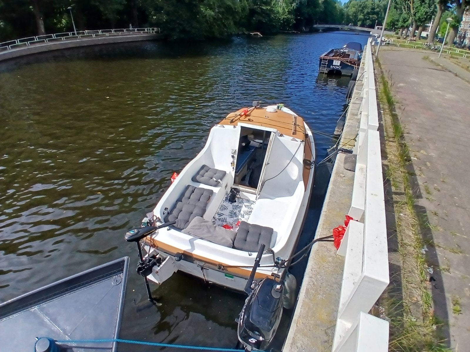 Bootje 4.5 meter .. Helemaal klaar om te varen., Ophalen