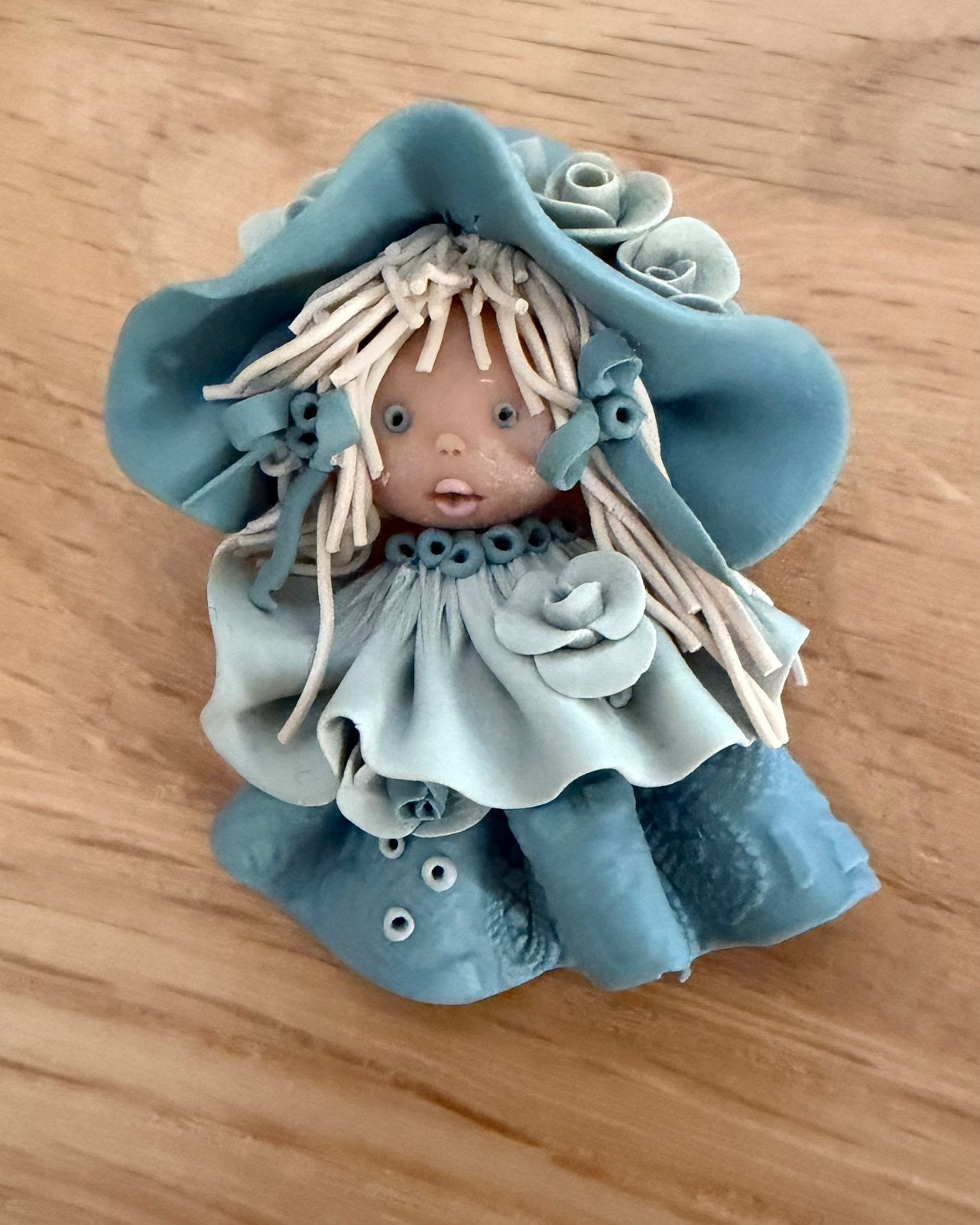 Broche Tjitske van Nus handgemaakt, Overige materialen, 4 tot 7 cm, Gebruikt, Blauw