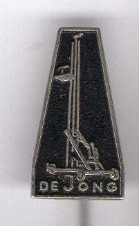 De Jong bouwliften zwart op zilverkleurig speldje ( F_080), Verzenden, Nieuw, Transport, Speldje of Pin