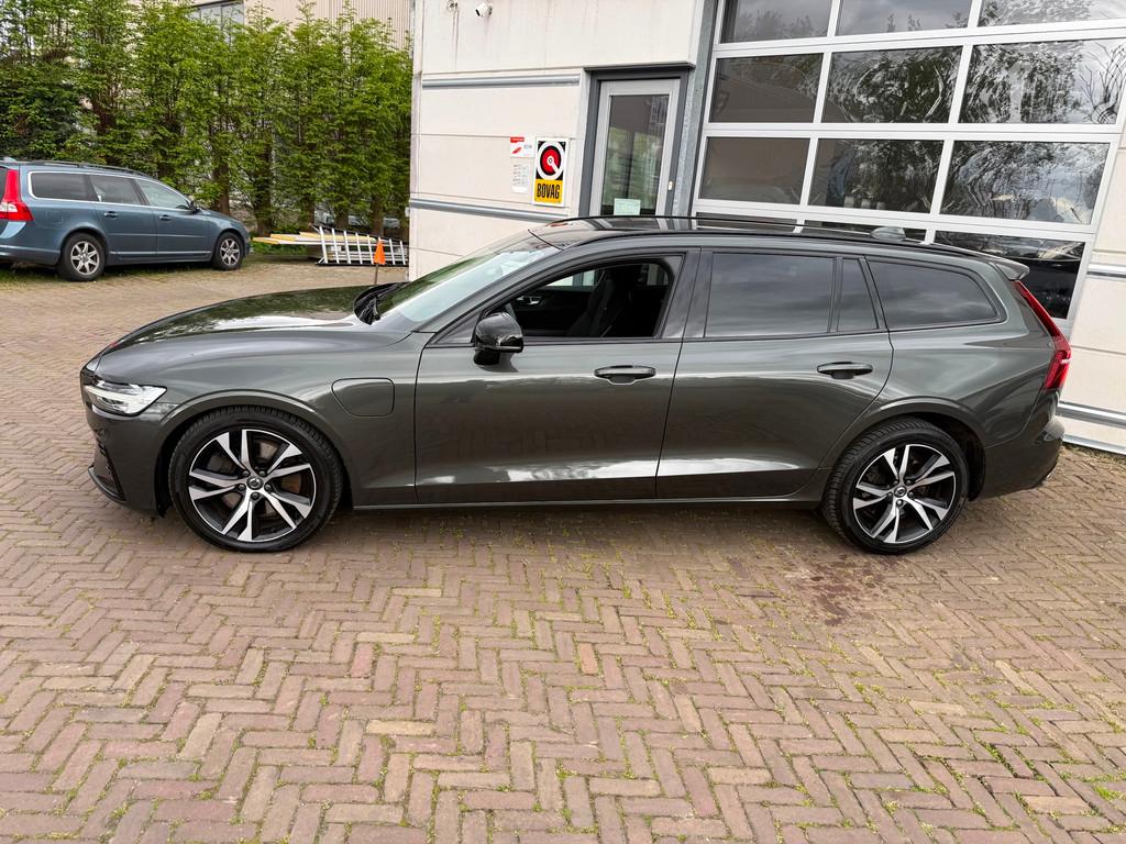 Volvo V60 2.0 T6 Recharge AWD R-Design | Camera | Pilot | Bl, Auto's, Automaat, Stof, Gebruikt, 4 cilinders