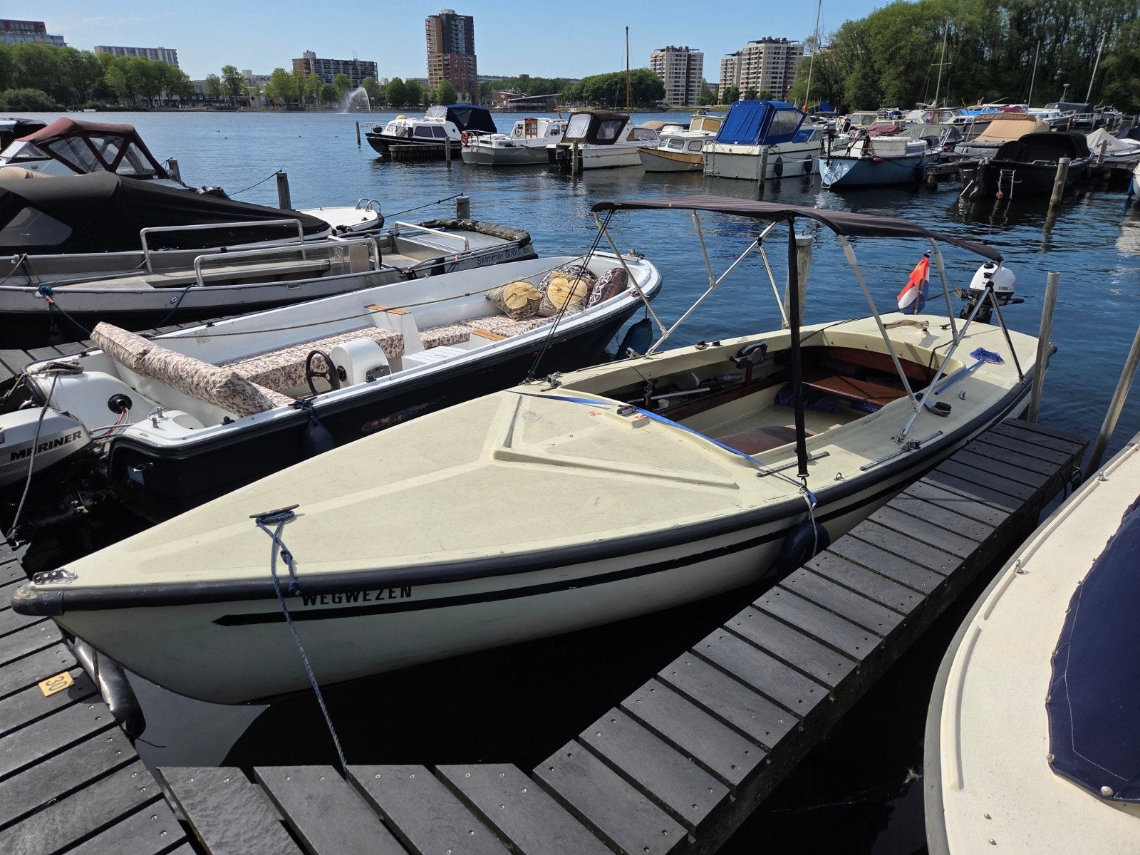 Leuke sloep met buitenboordmotor en biminitop, Watersport en Boten, Motorboten en Motorjachten, Ophalen, Gebruikt, Buitenboordmotor