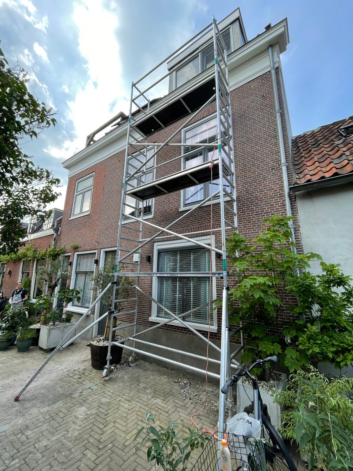 TE HUUR Rolsteiger 6,50m platformhoogte, smal model, Doe-het-zelf en Verbouw, Steigers, Ophalen, Gebruikt, Rolsteiger of Kamersteiger