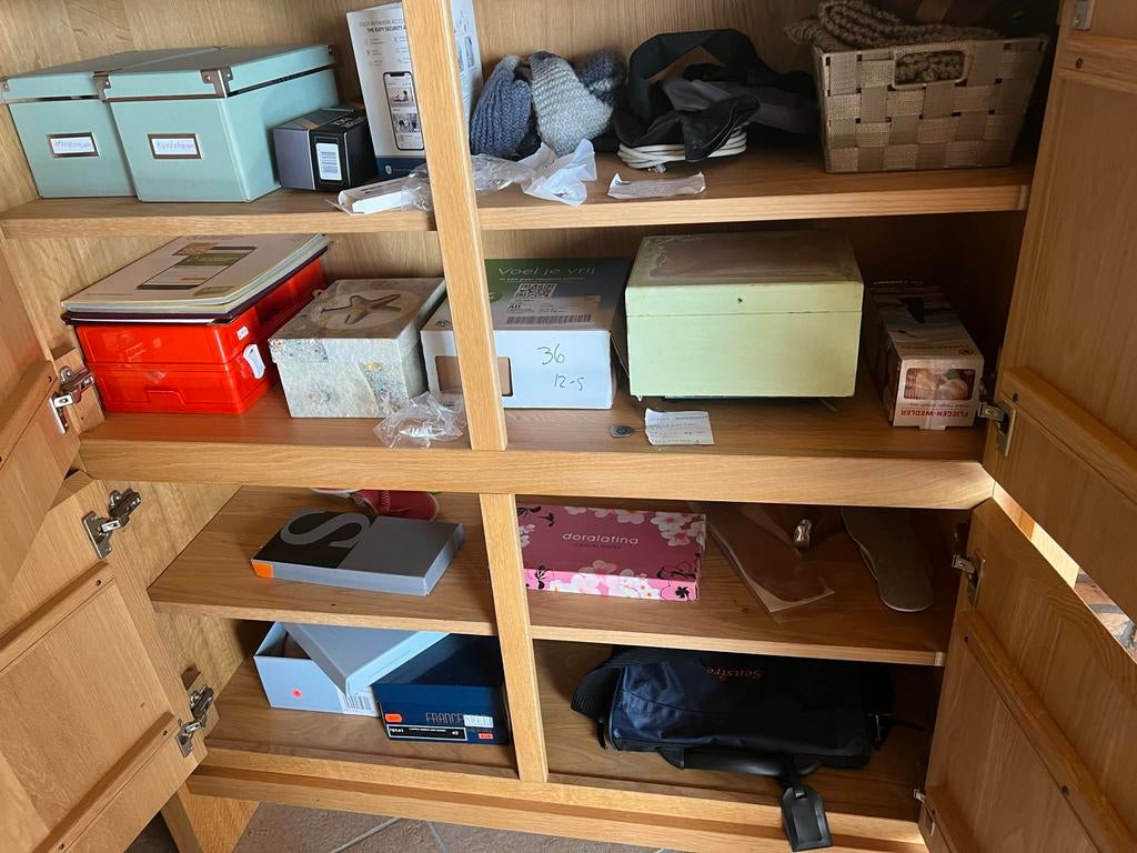 Licht eiken kast met drie schappen, Huis en Inrichting, Kasten | Kledingkasten, Met plank(en), Gebruikt, 100 tot 150 cm, Eikenhout