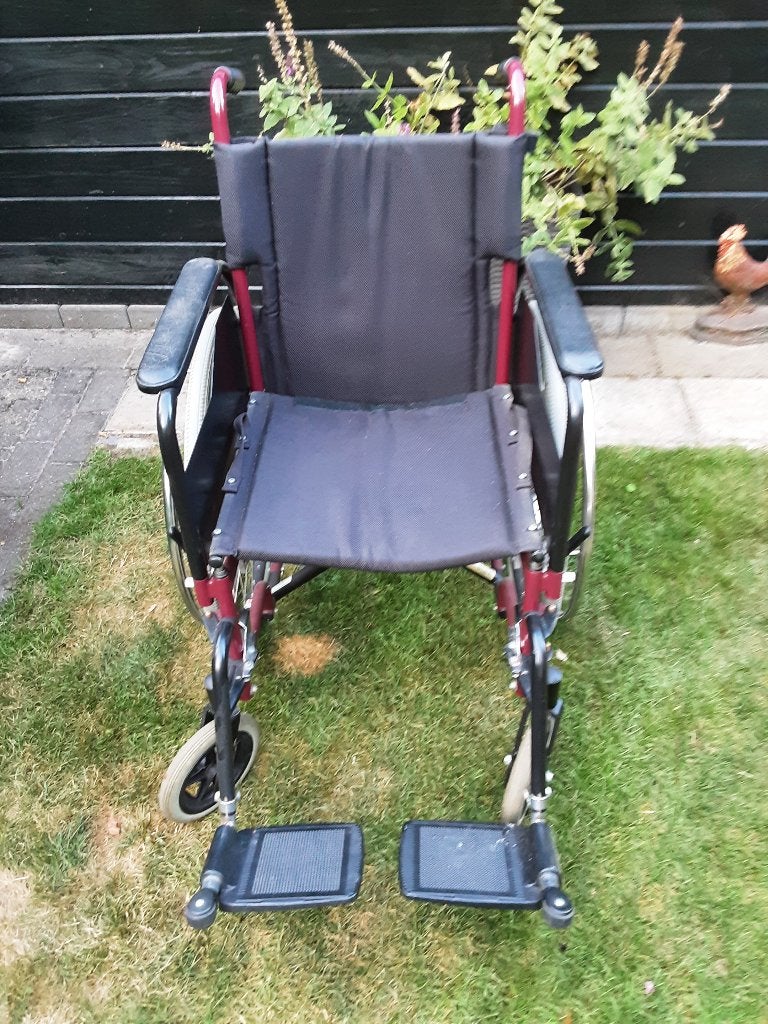 Rolstoel met verstelbare voetsteunen, Diversen, Rolstoelen, Ophalen, Inklapbaar, Gebruikt, Duwrolstoel