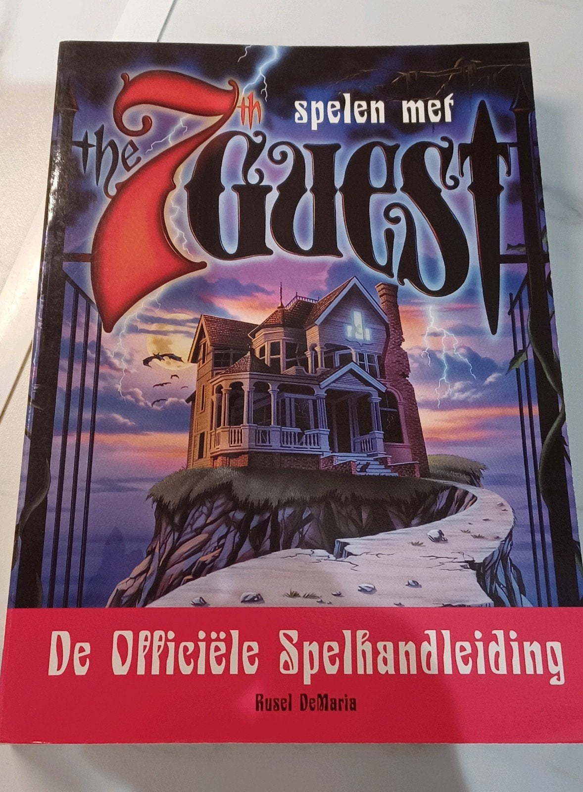 De officiële spelhandleiding
Van The 7th Guest
Inclusief CD, Spelcomputers en Games, Ophalen of Verzenden, Zo goed als nieuw, Puzzel en Educatief