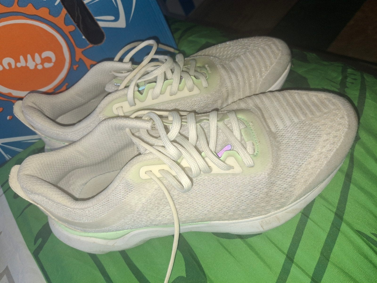 Decathlon Sportschoenen Maat 43 - Zo goed als nieuw, Kleding | Heren, Wit, Ophalen of Verzenden, Decathlon, Sneakers of Gympen