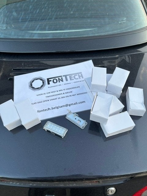 Foto 4 van MGF MG TF MG F MGTF kofferbak / voorklep verlichting met LED