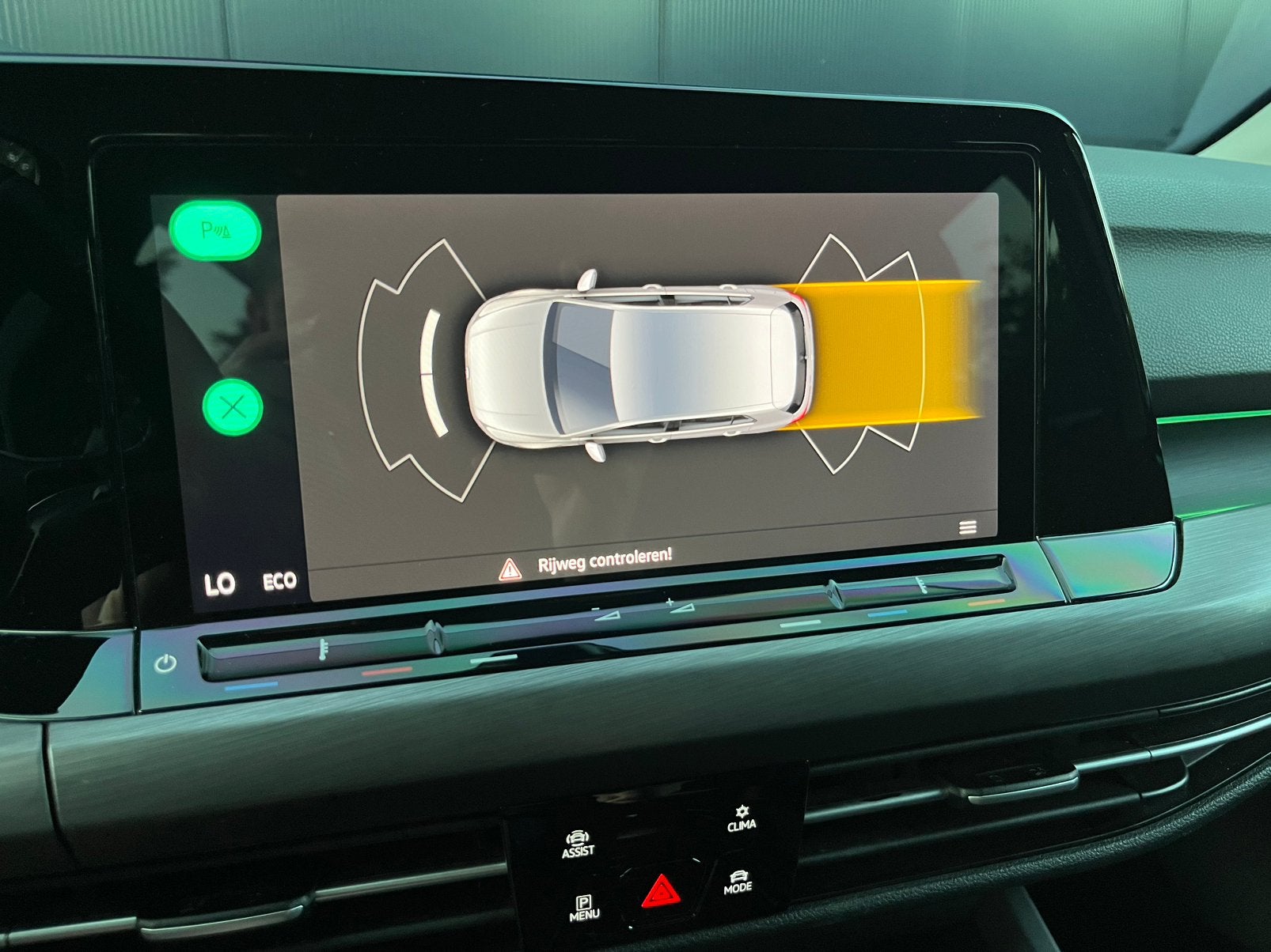 Foto 19 van Volkswagen Golf 1.4 e-Hybrid STYLE MASSAGE MEMORY ACC LED NA
