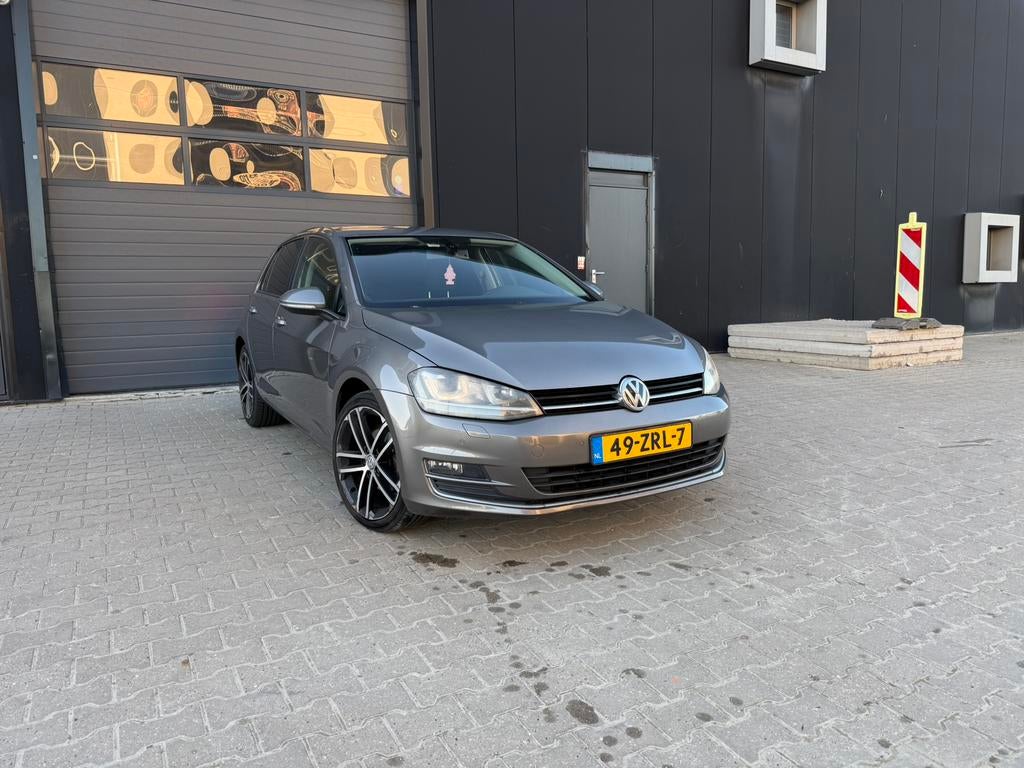 VW Golf 7 1.4 TSI DSG | CarPlay | 60 Kleuren Sfeer |APK 2027, Auto's, Bluetooth, Zwart, 4 cilinders, Alcantara
