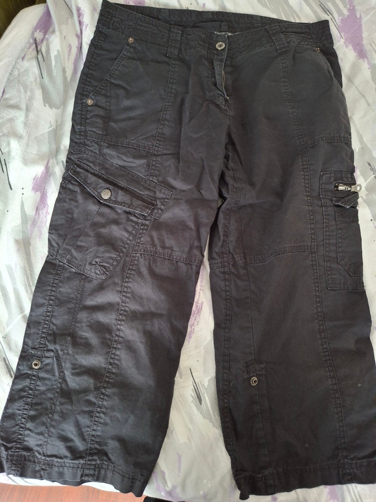 Zwarte Essentials driekwart broek maat 36, Kleding | Dames, Broeken en Pantalons, Zwart, Ophalen of Verzenden, Driekwart, Maat 36 (S)