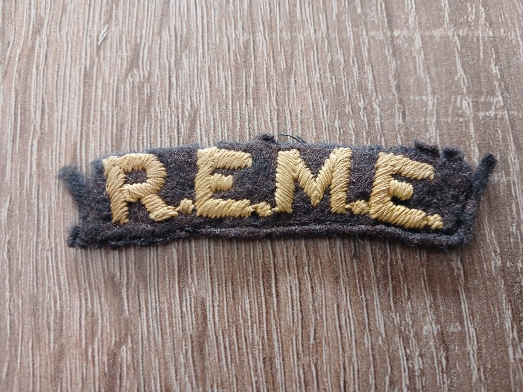 R.E.M.E. Shoulder Sleeve., Ophalen of Verzenden, Landmacht, Engeland, Embleem of Badge