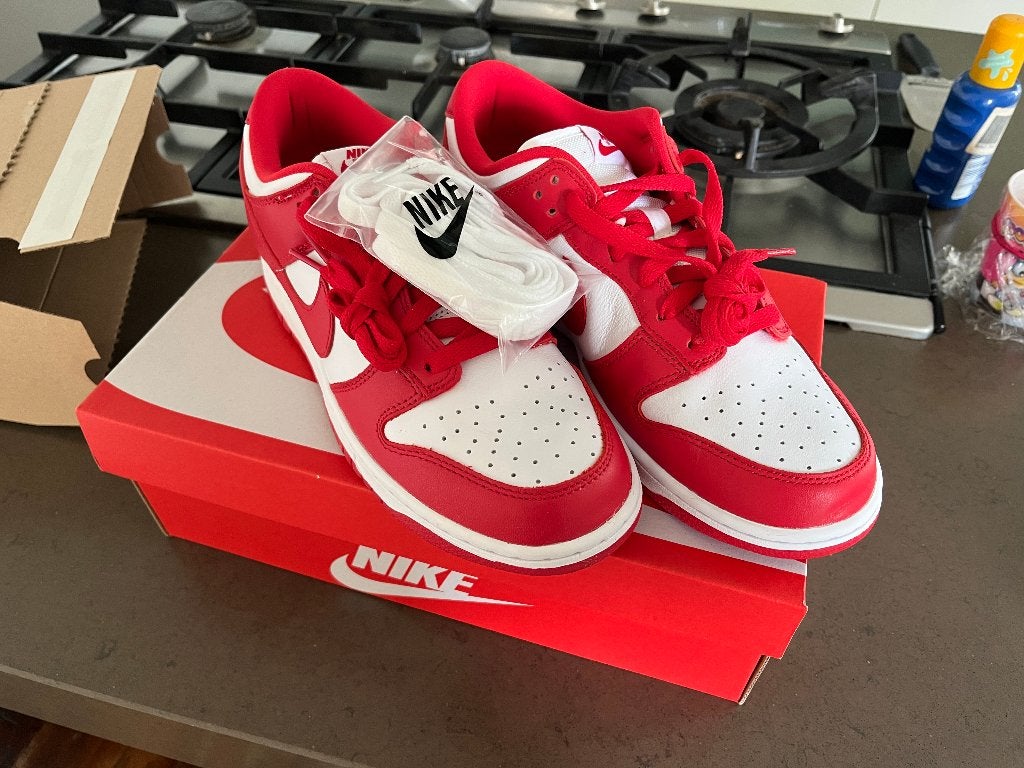 Nike Dunk Low university Red - 42, Kleding | Heren, Schoenen, Nieuw, Sneakers of Gympen, Overige kleuren, Ophalen of Verzenden