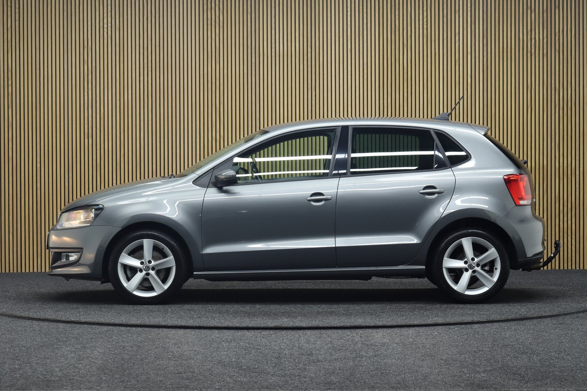 Volkswagen Polo 1.2 TSI BlueMotion Highline | Trekhaak | Cru, Euro 5, Stof, Zwart, 4 cilinders