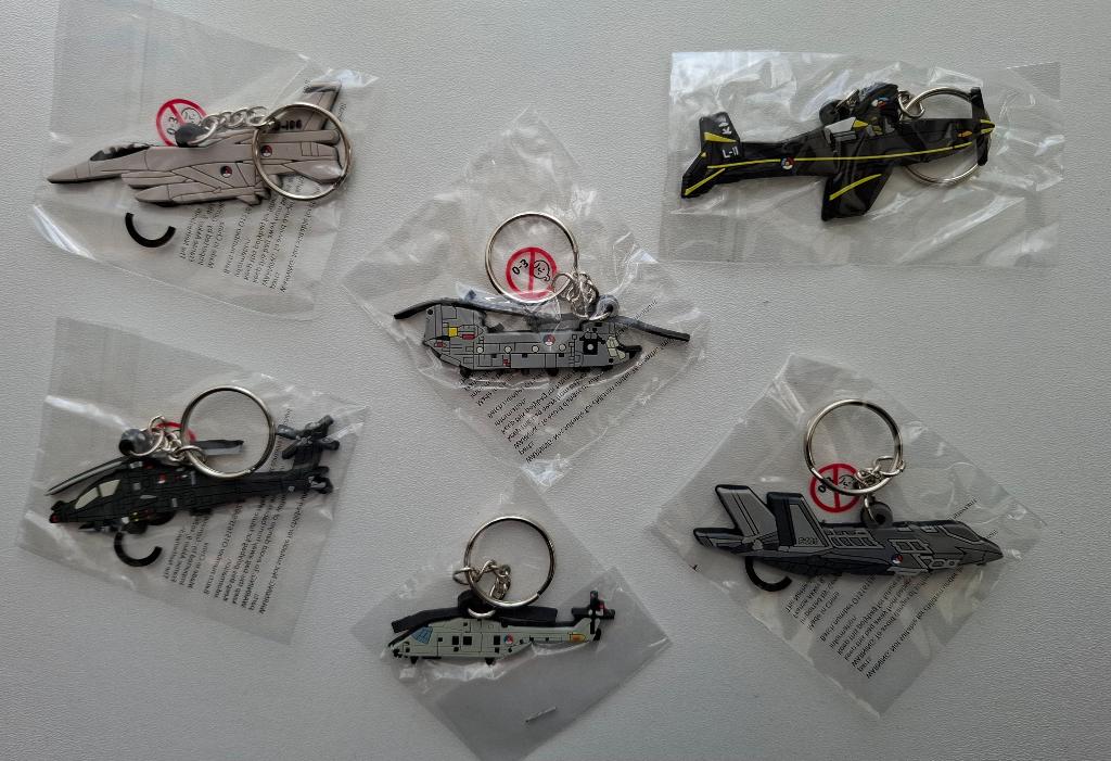 Sleutelhangers (6 stuks) € 3,50, Verzenden, Luchtmacht, Nederland, Overige typen