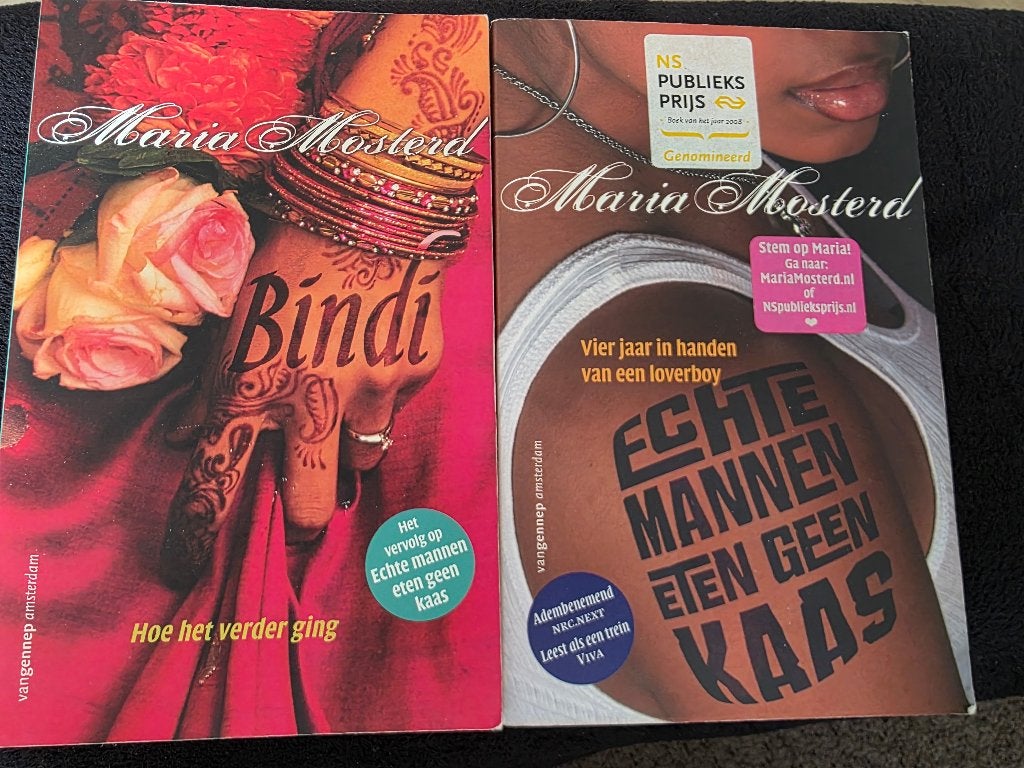 Echte mannen eten geen kaas en Bindi, Ophalen, Gelezen