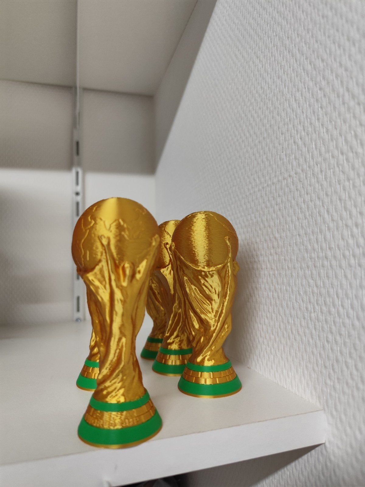 FIFA Wereldbeker Trofee Replica - 12 cm, Verzamelen, Ophalen of Verzenden, Nieuw, Overige sporten, Beeldje of Poppetje