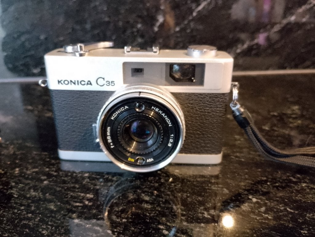 Konica C35 analoge camera – In goede, werkende staat, Audio, Tv en Foto, Ophalen of Verzenden, Zo goed als nieuw, Compact, Konica