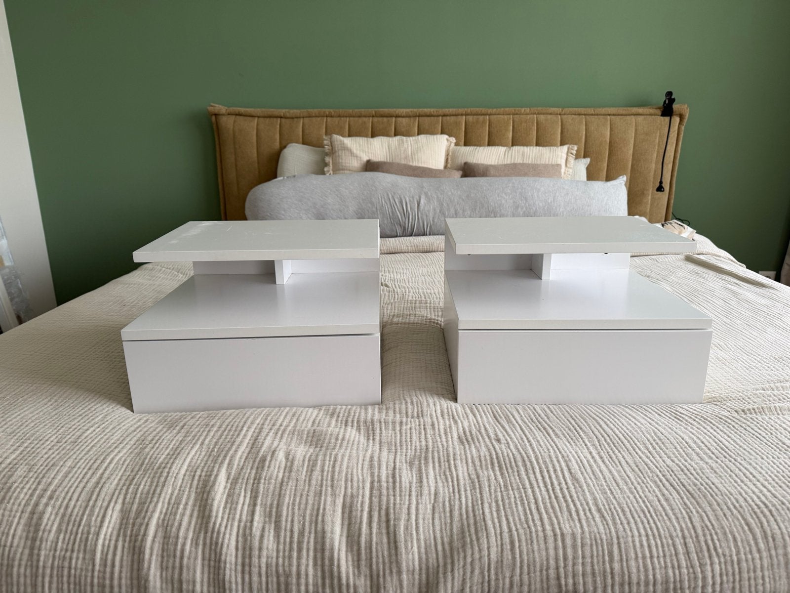 2x Zwevende Nachtkastjes Wit met Lade (Fonq Zoey), Ophalen, Zo goed als nieuw, 45 tot 65 cm, Minder dan 55 cm