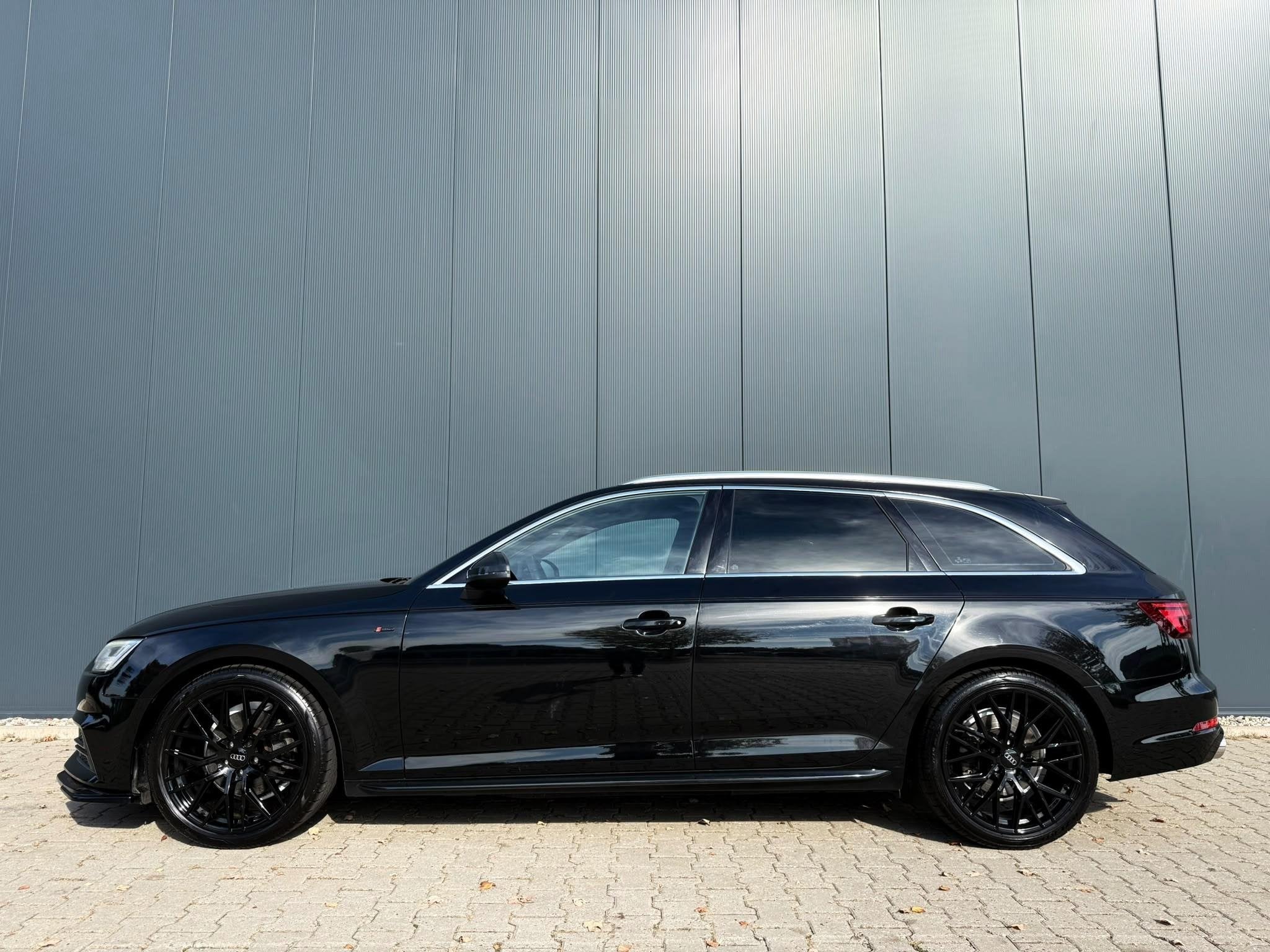 Foto 4 van Audi A4 Avant 1.4 TFSI Sport S line edition navi / 19 inch l