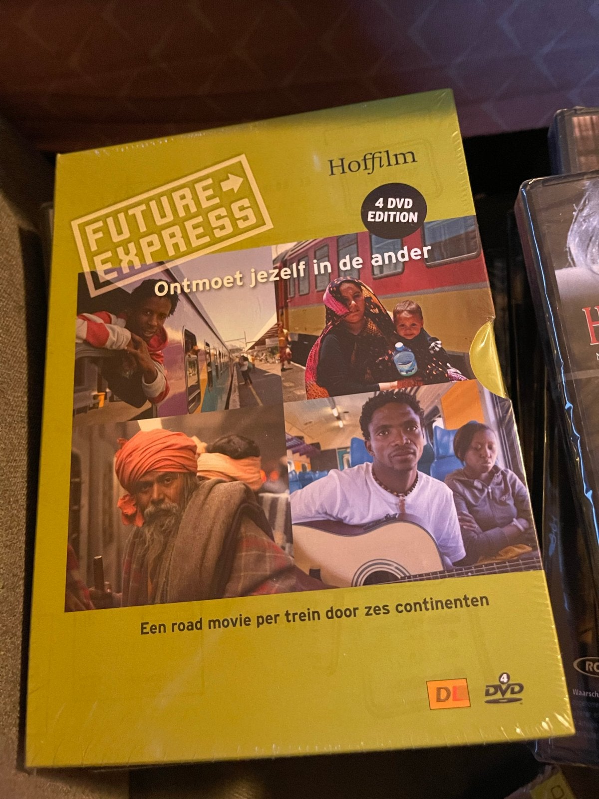 Future Express - Ontmoet jezelf in de ander (4 DVD Boxset), Cd's en Dvd's, Dvd's | Documentaire en Educatief, Zo goed als nieuw