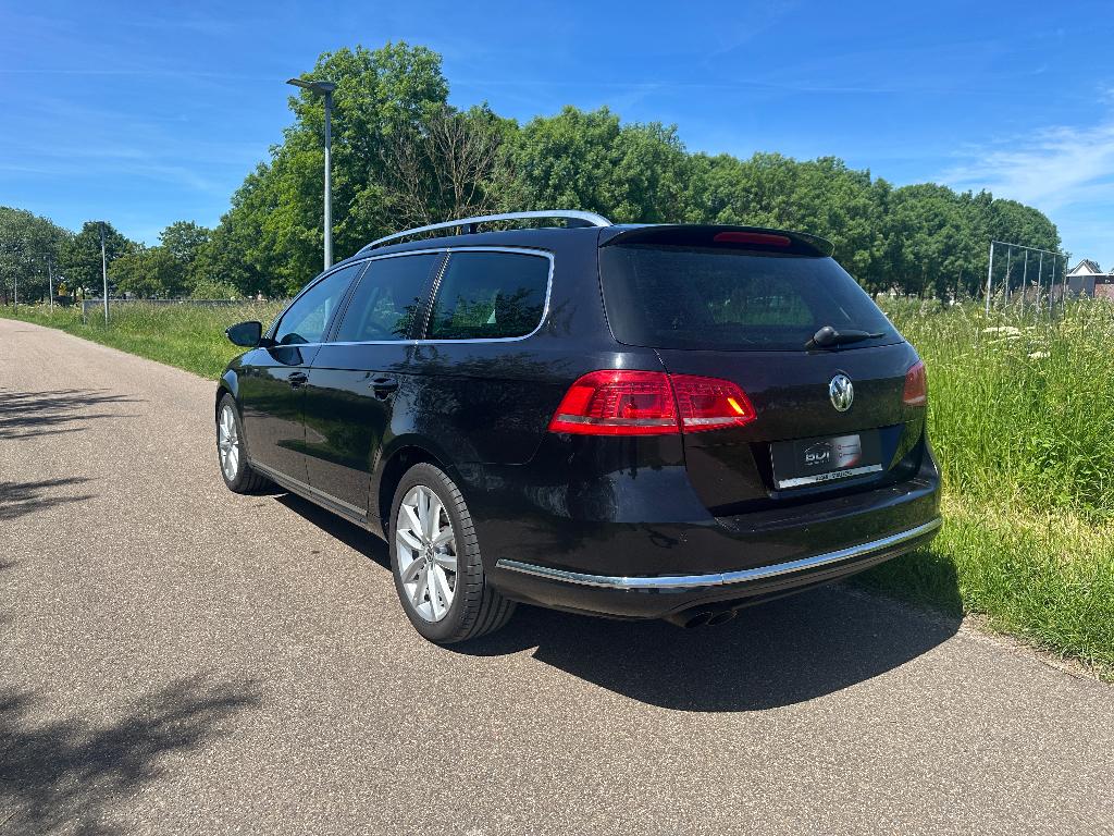 Volkswagen Passat Variant 1.8 TSI Highline 161PK STANDKACHEL, Voorwielaandrijving, Euro 5, Zwart, 4 cilinders