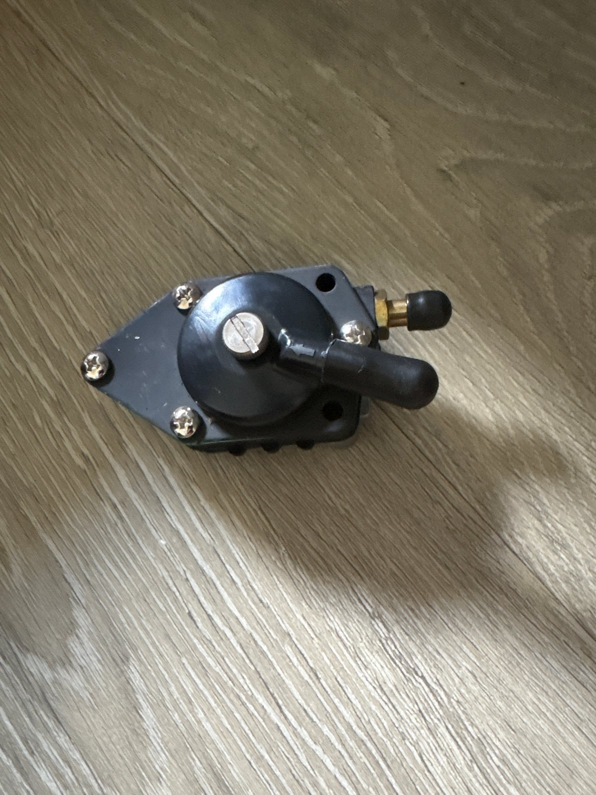 Brandstofpomp voor buitenboordmotor, Ophalen, Nieuw