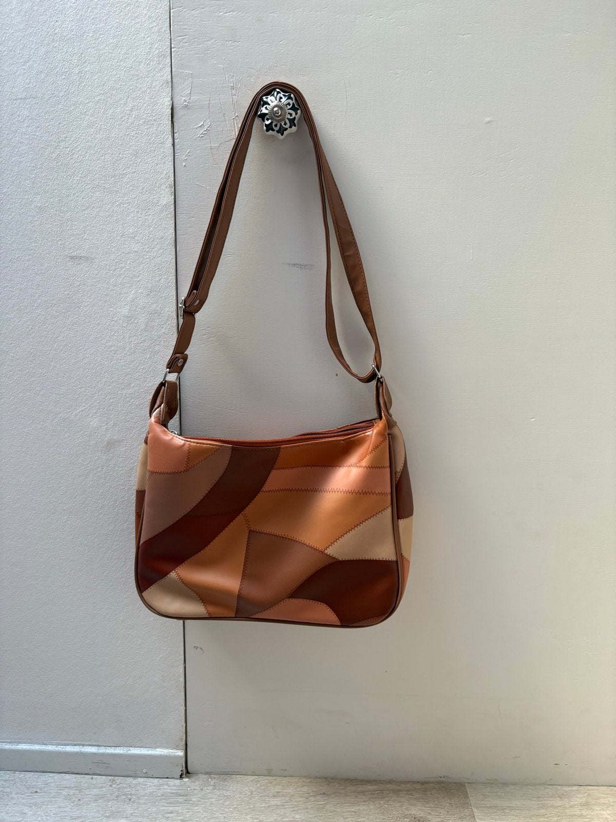 Patchwork Schoudertas in Bruintinten, Ophalen of Verzenden, Zo goed als nieuw, Bruin, Handtas