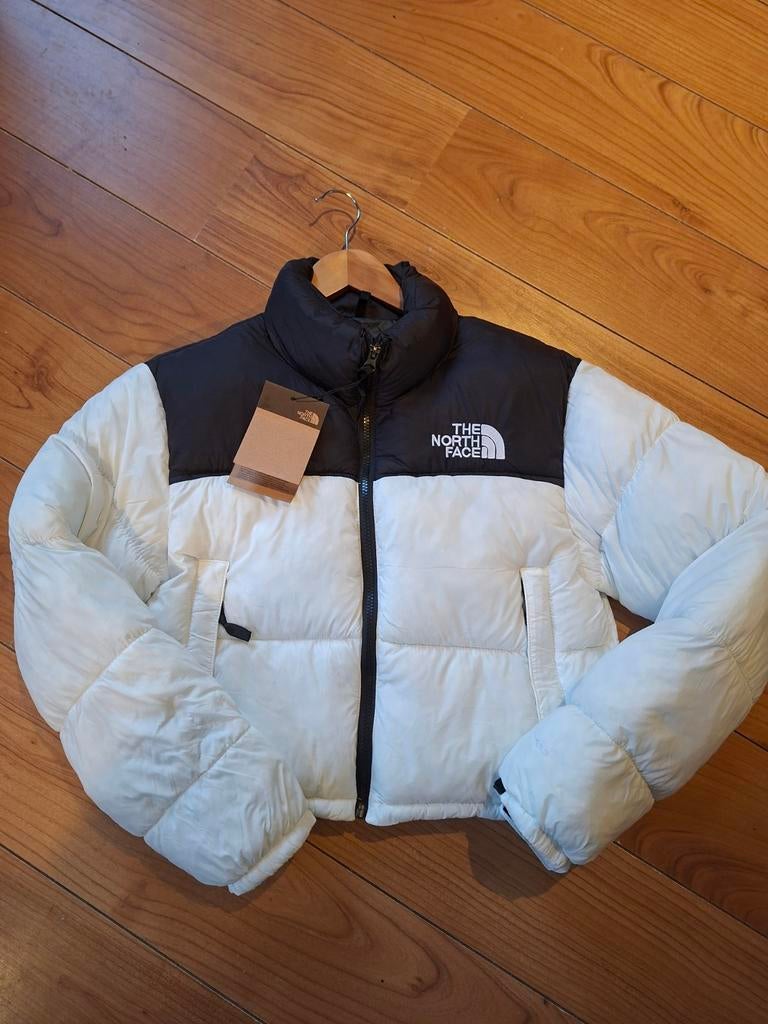 The North Face Nuptse Cropped Puffer Jas Zwart/Wit Maat M, Maat 38/40 (M), Zwart, Nieuw, Ophalen of Verzenden