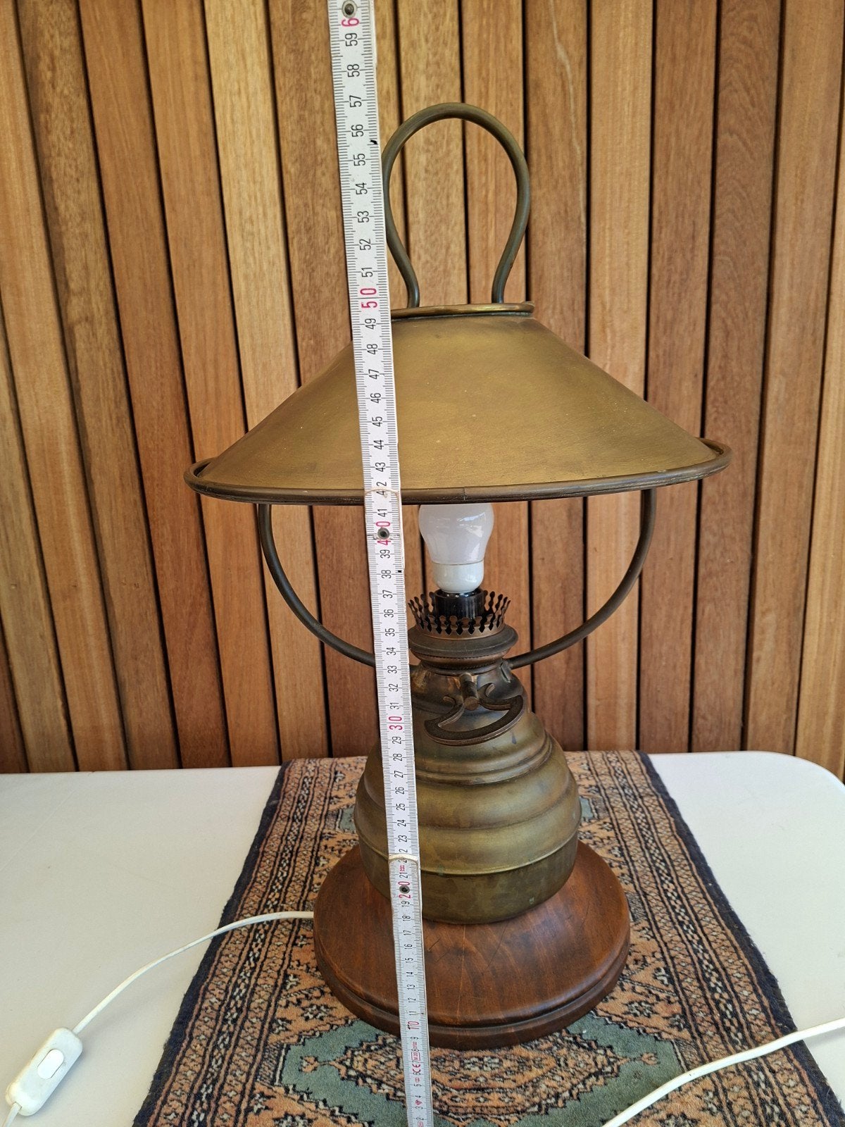 Antieke koperen elektrische olielamp, Ophalen