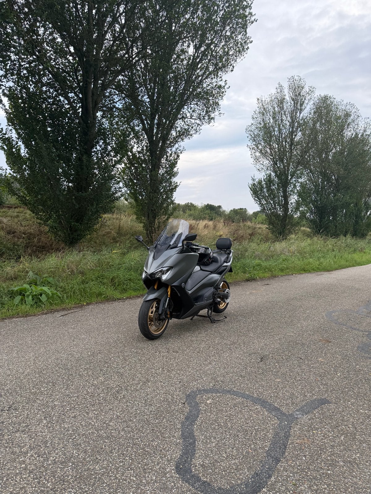 Yamaha TMAX 560 2021 TECH MAX/ FULL OPTION / AKRAPOVIC, 562 cc, Gebruikt, Particulier, Minimaal motorrijbewijs A2